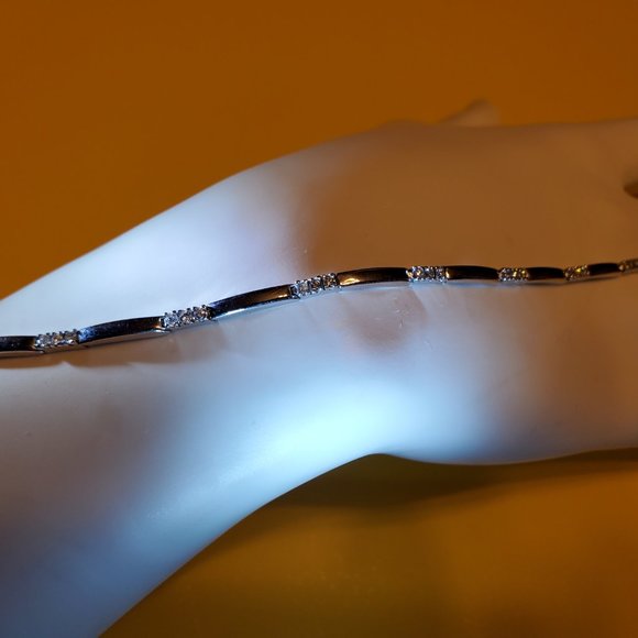 BRAND  NEW  DIAMOND  TENNIS  BRACELET  14K  WHITE  GOLD - Picture 4 of 9